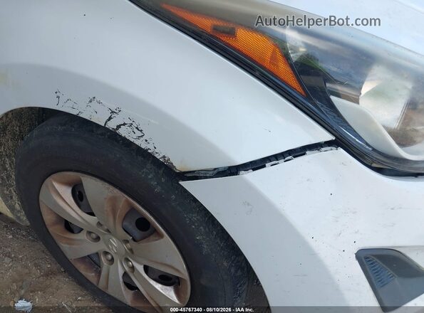 5NPDH4AE6GH704406 2016 HYUNDAI ELANTRA Белый Вид спереди