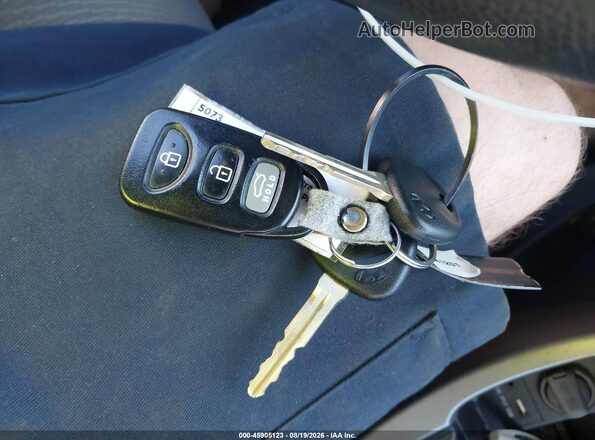 5NPDH4AE6GH721464 2016 HYUNDAI ELANTRA Silver Dashboard view