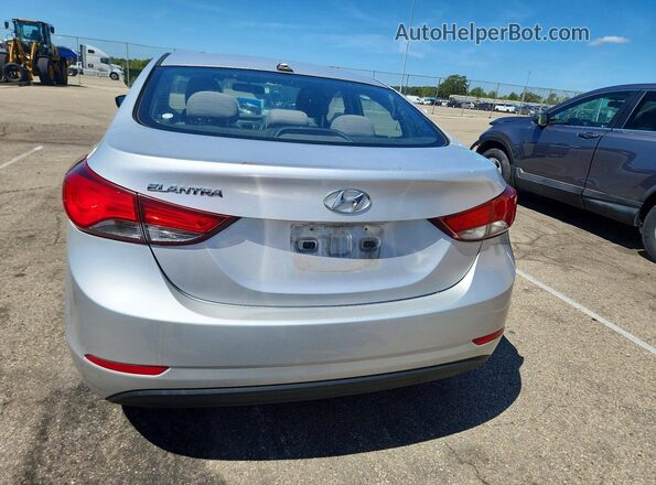 5NPDH4AE6GH735350 2016 HYUNDAI ELANTRA Серебряный Вид салона спереди