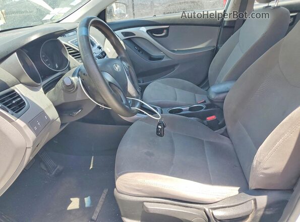 5NPDH4AE7GH763450 2016 HYUNDAI ELANTRA White Вид салону спереду
