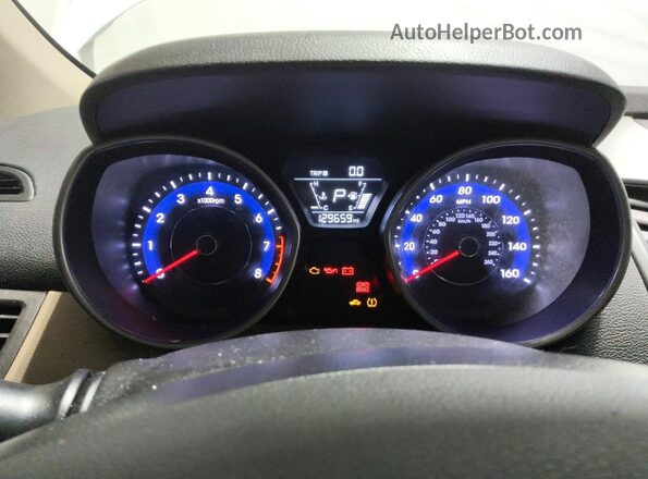 5NPDH4AE8GH681159 2016 HYUNDAI ELANTRA White Instrument cluster view