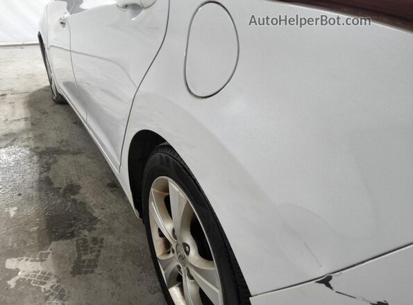 5NPDH4AE8GH681159 2016 HYUNDAI ELANTRA White 