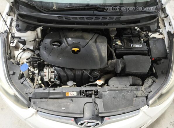 5NPDH4AE8GH681159 2016 HYUNDAI ELANTRA White 