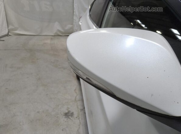 5NPDH4AE8GH681159 2016 HYUNDAI ELANTRA White 