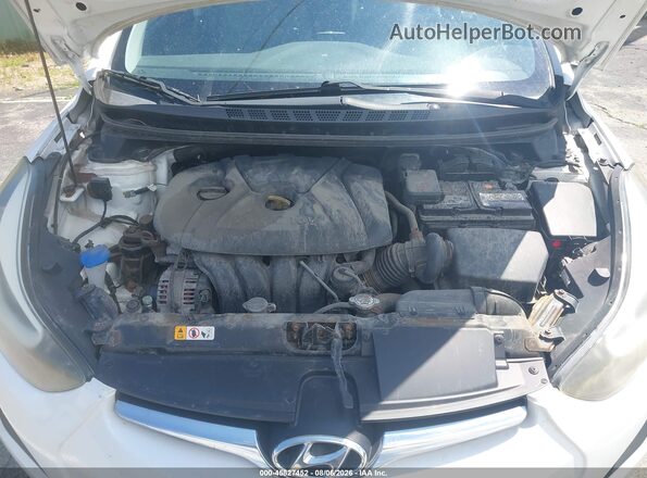 5NPDH4AE8GH681761 2016 HYUNDAI ELANTRA White Հետևի տեսք