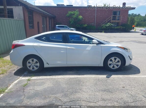 5NPDH4AE8GH681761 2016 HYUNDAI ELANTRA White 