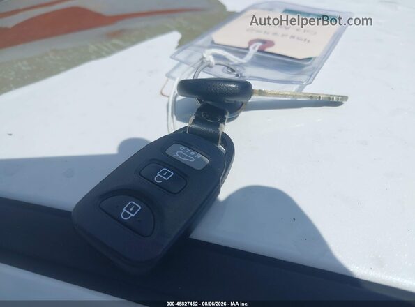 5NPDH4AE8GH681761 2016 HYUNDAI ELANTRA White Առջևի վահանակի տեսք