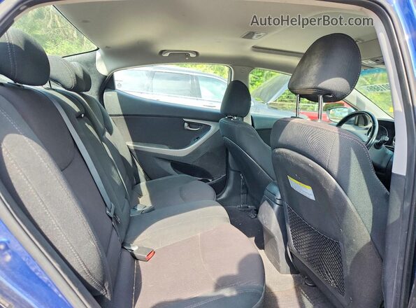 5NPDH4AE8GH691190 2016 HYUNDAI ELANTRA Blue Widok tylnych siedzeń