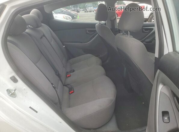 5NPDH4AE8GH692081 2016 HYUNDAI ELANTRA Белый Вид задних сидений