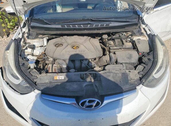 5NPDH4AE8GH764798 2016 HYUNDAI ELANTRA White Вид задньої частини салону