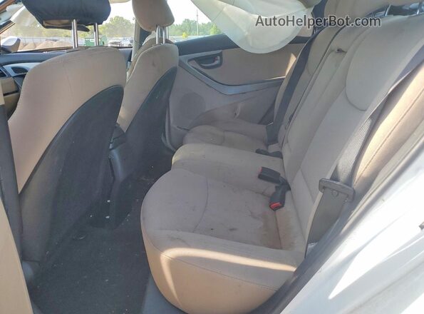 5NPDH4AE8GH764798 2016 HYUNDAI ELANTRA White Вид задніх сидінь