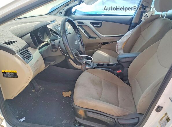 5NPDH4AE8GH764798 2016 HYUNDAI ELANTRA White Вид салону спереду