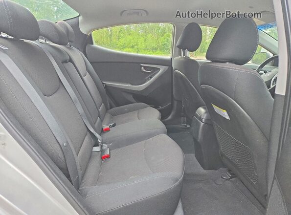 5NPDH4AE9GH663141 2016 HYUNDAI ELANTRA Silver Vista de los asientos traseros