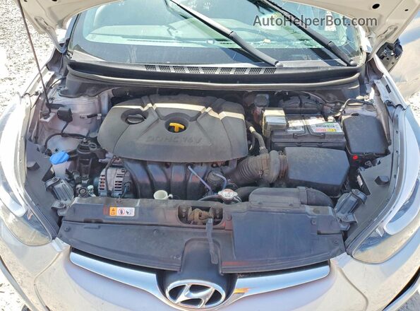 5NPDH4AE9GH736279 2016 HYUNDAI ELANTRA Silver Rear interior view