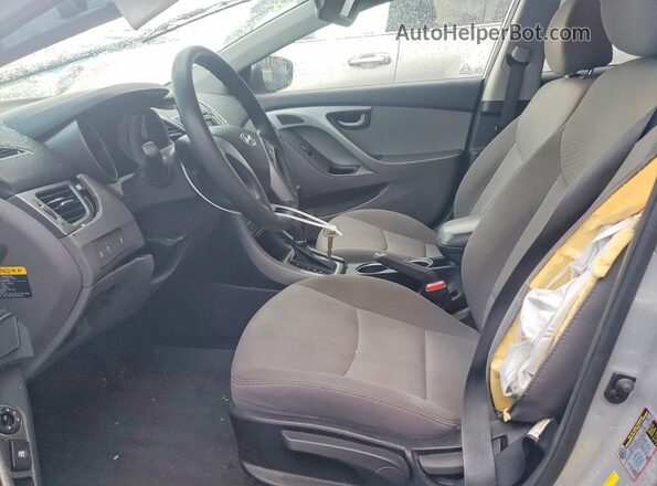 5NPDH4AE9GH736279 2016 HYUNDAI ELANTRA Silver Front interior view