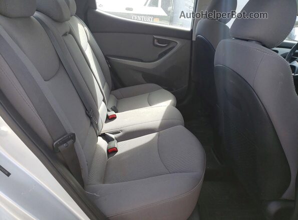 5NPDH4AEXGH695886 2016 HYUNDAI ELANTRA Silver Vista de los asientos traseros