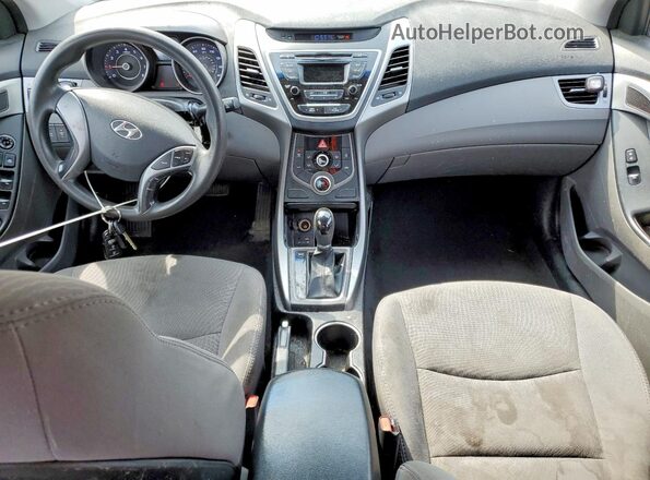 5NPDH4AEXGH770912 2016 HYUNDAI ELANTRA Red Вид панелі приладів