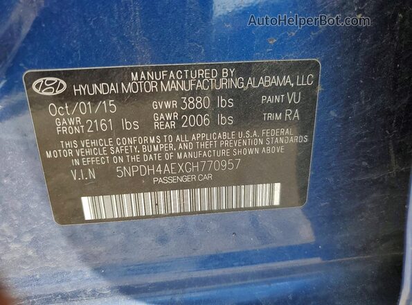5NPDH4AEXGH770957 2016 HYUNDAI ELANTRA Blue Widok komory silnika