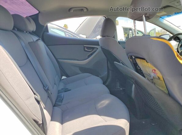 5NPDH4AEXGH784941 2016 HYUNDAI ELANTRA Белый Вид задних сидений