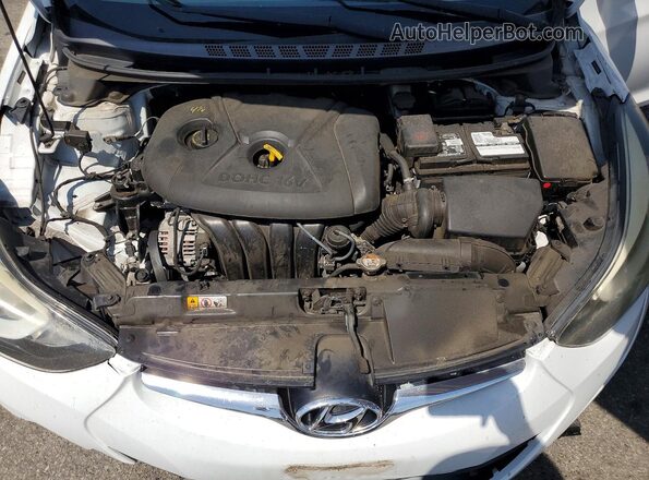 5NPDH4AEXGH784941 2016 HYUNDAI ELANTRA Белый Вид задней части салона