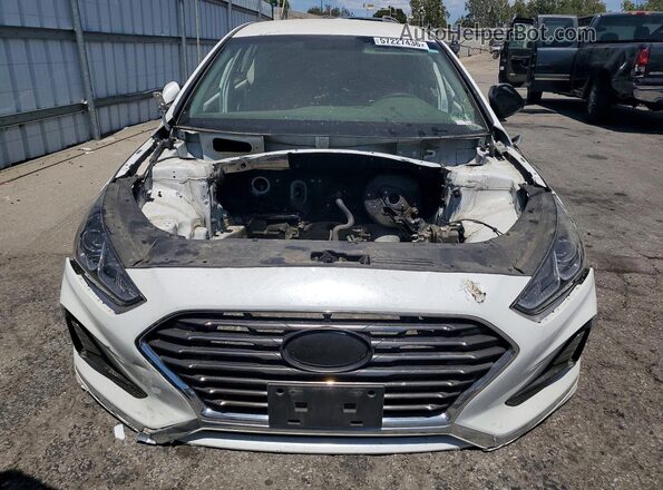 5NPE24AA0JH710759 2018 HYUNDAI SONATA White Вид спереду