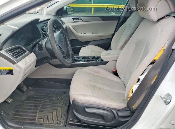 5NPE24AF0GH399435 2016 HYUNDAI SONATA Белый Вид салона спереди