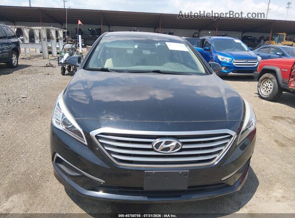 5NPE24AF0HH452958 2017 HYUNDAI SONATA Black Widok z przodu
