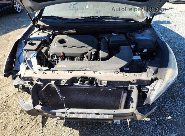 5NPE24AF0HH520241 2017 HYUNDAI SONATA Серебряный Вид задней части салона