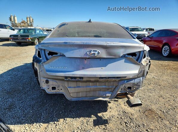 5NPE24AF0HH520241 2017 HYUNDAI SONATA Серебряный Вид сзади