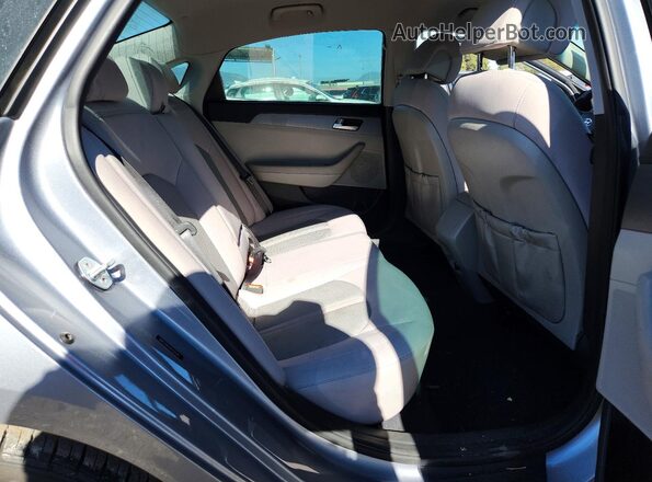 5NPE24AF0HH520241 2017 HYUNDAI SONATA Серебряный Вид задних сидений