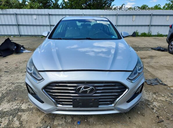 5NPE24AF0JH600841 2018 HYUNDAI SONATA Silver Widok z przodu