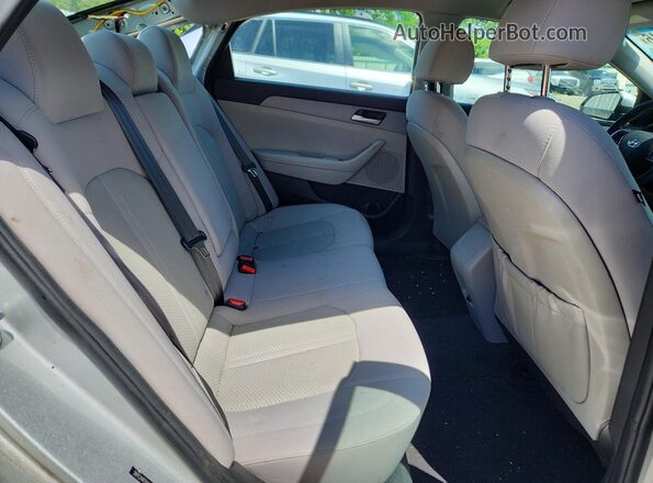 5NPE24AF0JH600841 2018 HYUNDAI SONATA Silver Widok tylnych siedzeń