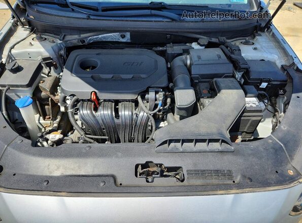 5NPE24AF0JH600841 2018 HYUNDAI SONATA Silver Widok wnętrza z tyłu