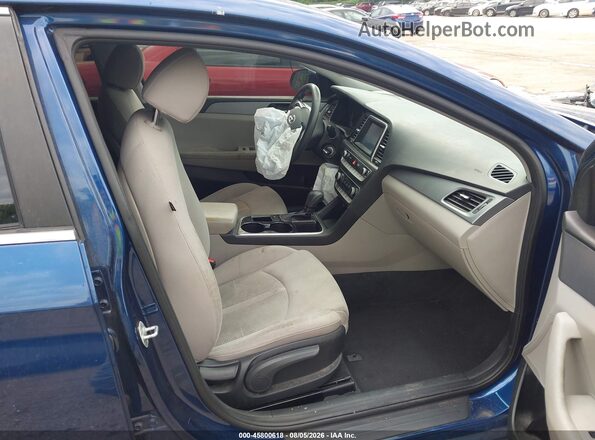 5NPE24AF0JH680481 2018 HYUNDAI SONATA Blue Вид салону спереду