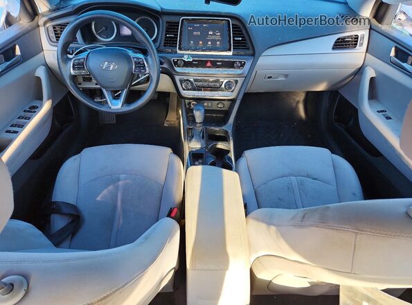 5NPE24AF0JH690878 2018 HYUNDAI SONATA Gray Вид панелі приладів
