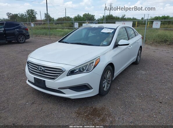 5NPE24AF1GH289686 2016 HYUNDAI SONATA Белый Вид спереди