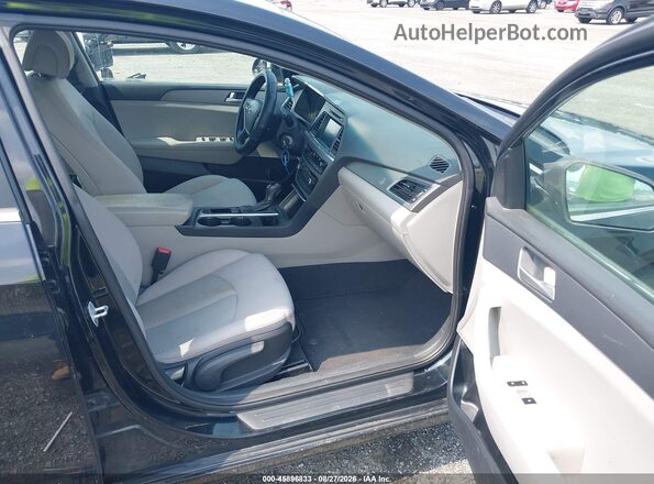5NPE24AF1GH314375 2016 HYUNDAI SONATA Черный Вид салона спереди