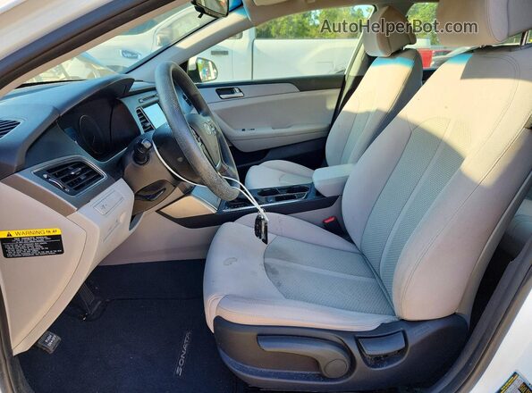 5NPE24AF1HH525559 2017 HYUNDAI SONATA White Vista interior delantera