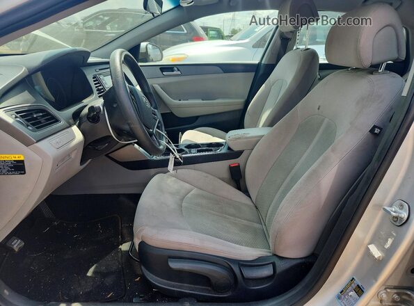 5NPE24AF1HH559260 2017 HYUNDAI SONATA Silver Vista interior delantera