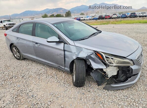 5NPE24AF1HH560943 2017 HYUNDAI SONATA Серебряный Передняя правая четверть
