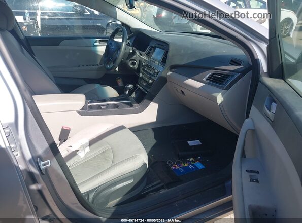 5NPE24AF1HH566404 2017 HYUNDAI SONATA Gray Vista interior delantera
