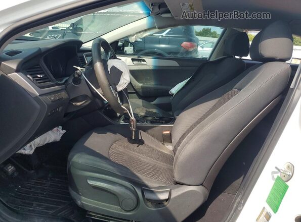 5NPE24AF1KH762446 2019 HYUNDAI SONATA White Front interior view