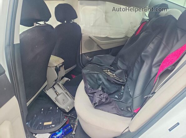 5NPE24AF2GH404067 2016 HYUNDAI SONATA White Vista de los asientos traseros