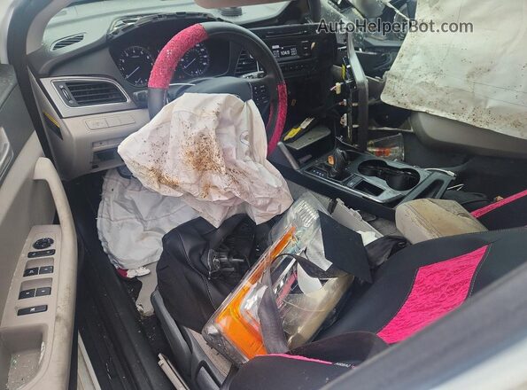 5NPE24AF2GH404067 2016 HYUNDAI SONATA White Vista del salpicadero