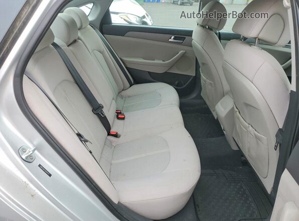 5NPE24AF2HH441511 2017 HYUNDAI SONATA Silver Вид задніх сидінь