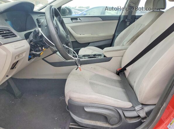 5NPE24AF2HH453206 2017 HYUNDAI SONATA Red წინა სალონის ხედი