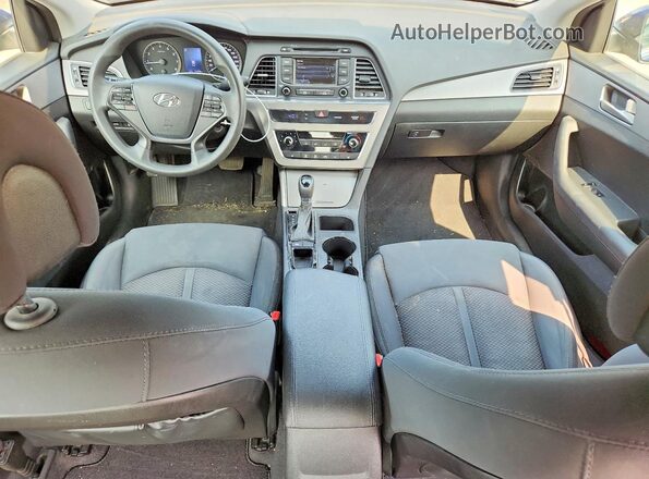 5NPE24AF2HH524002 2017 HYUNDAI SONATA Blue Widok deski rozdzielczej