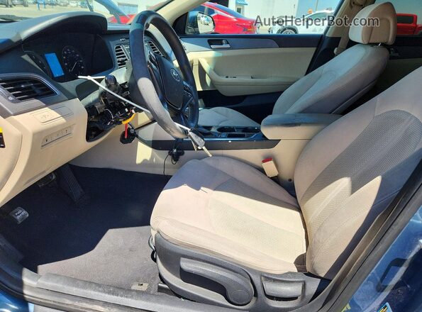 5NPE24AF2HH544122 2017 HYUNDAI SONATA Teal Vista interior delantera