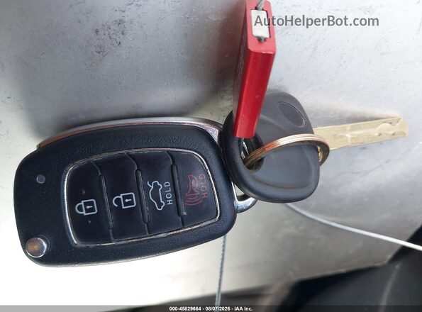 5NPE24AF2HH544511 2017 HYUNDAI SONATA Белый Вид панели приборов