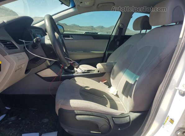 5NPE24AF2HH574821 2017 HYUNDAI SONATA White Front interior view